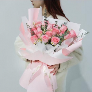 小仙女-粉玫瑰19枝、尤加利洋甘菊搭配