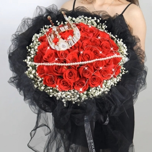 朝朝暮暮-33朵玫瑰黑色包装搭配满天星串灯