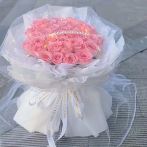 浪漫与你-33朵粉玫瑰，丝带蝴蝶结搭配