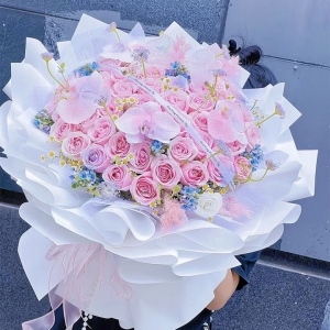 衷心祝福-52朵粉荔枝玫瑰